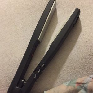 Revlon flat iron